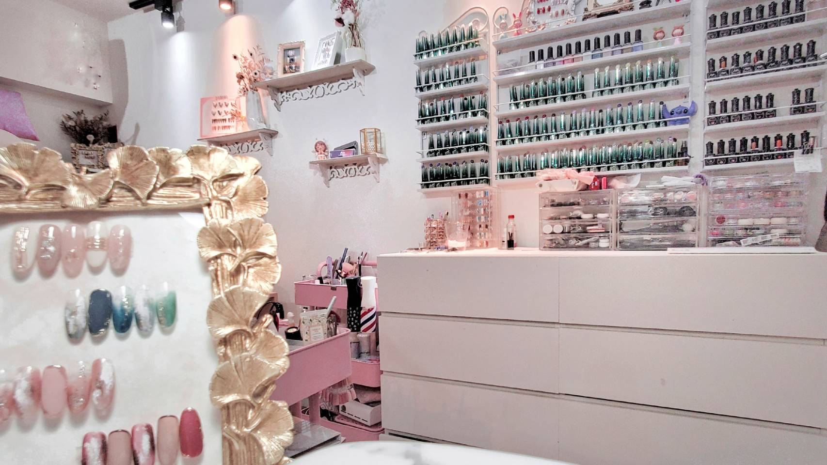 台中市東區LALA STUDIO 菈絲美學